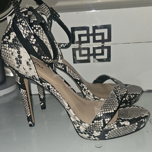 Aldo Black and White Snakeskin Heels - Picture 1 of 6